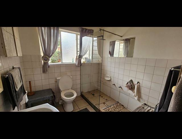 4 BEDROOM HOUSE FOR SALE IN HILLSHAVEN